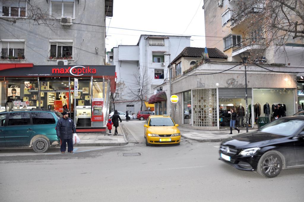Elior Tirana